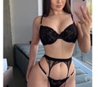 Mía latina party girl 💯💯real PICTURES💯💯