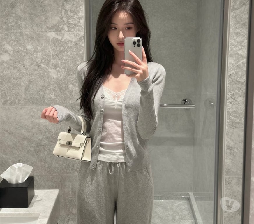 Escorts North West London Hendon Central - North West London - Photos for Sexy Japanese girl—here for one week only