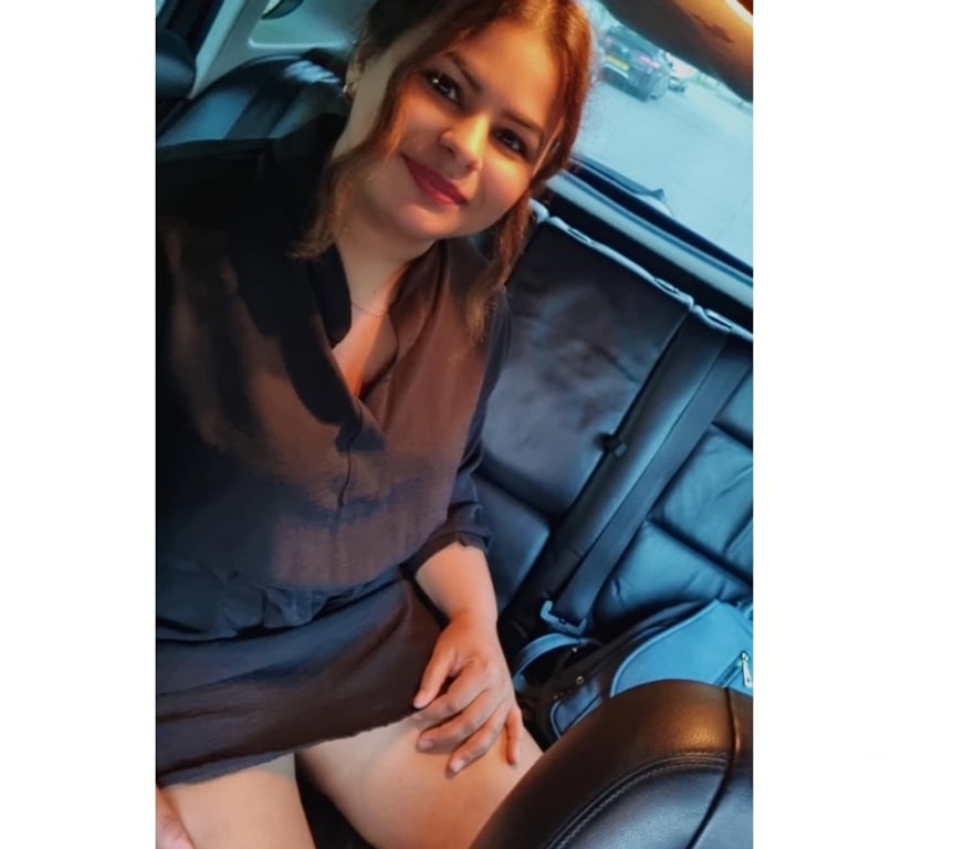 Escorts Greater Manchester Oldham - Photos for Julia in call out call new in town