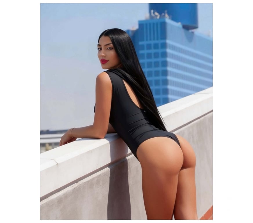 Escorts Essex Basildon - Photos for 🔥 JULIA LUXURY BRAZILIAN OUTCALL🔥