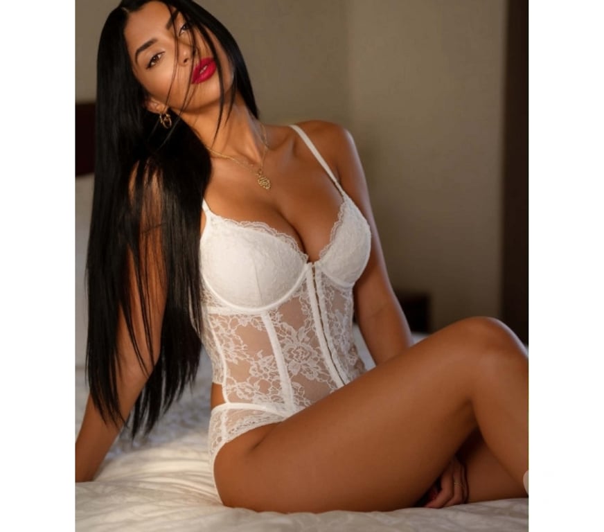 Escorts Essex Southend-on-Sea - Photos for 🔥 JULIA LUXURY BRAZILIAN OUTCALL 🔥