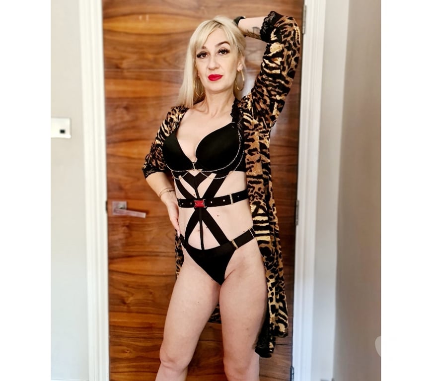 Escorts Central London Sloane Square - Central London - Photos for Hellen | Exclusive Luxury Companion