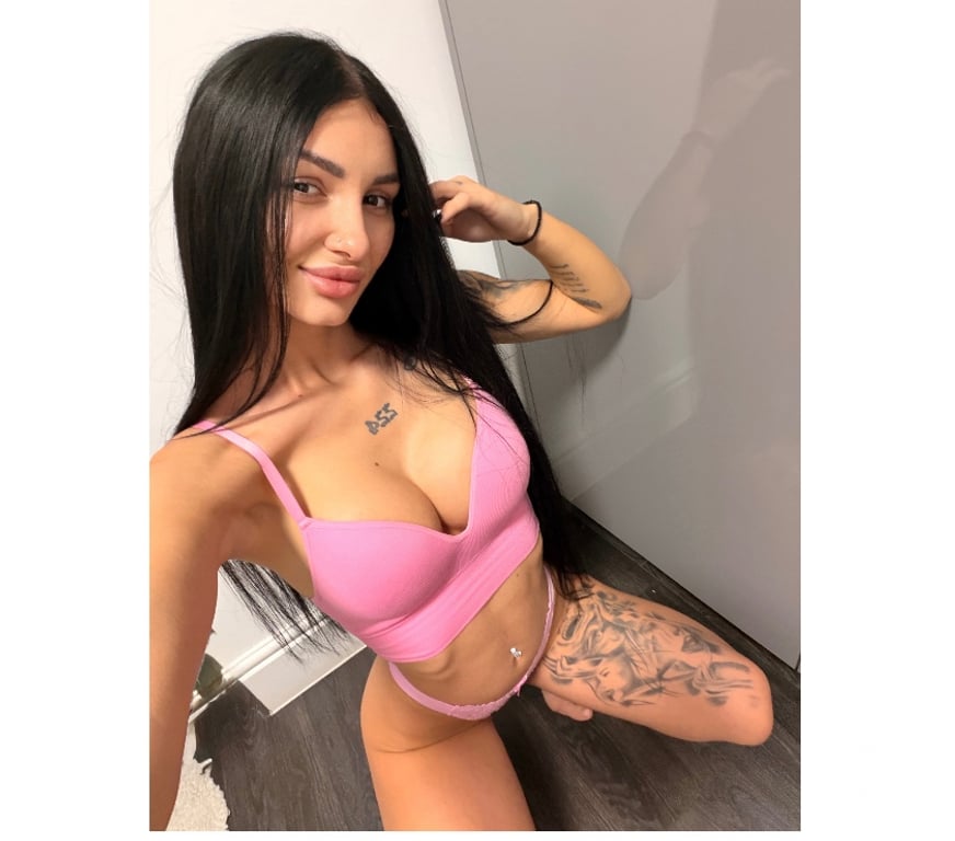 Escorts Leicestershire Leicester - Photos for Sexy Alexa🌸Party girl🍾Incall&outcall🌸💯