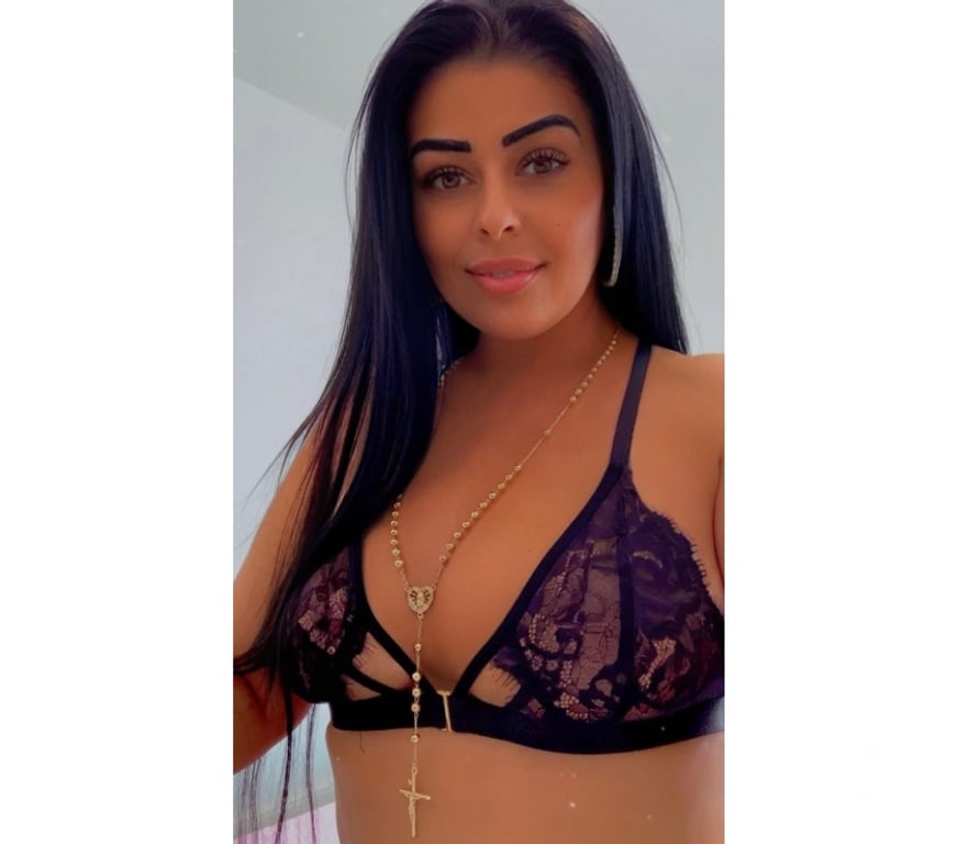 Escorts North West London Alperton - North West London - Photos for HOT ZAFIRA🔥PARTY GIRL🥂💦🍫📲