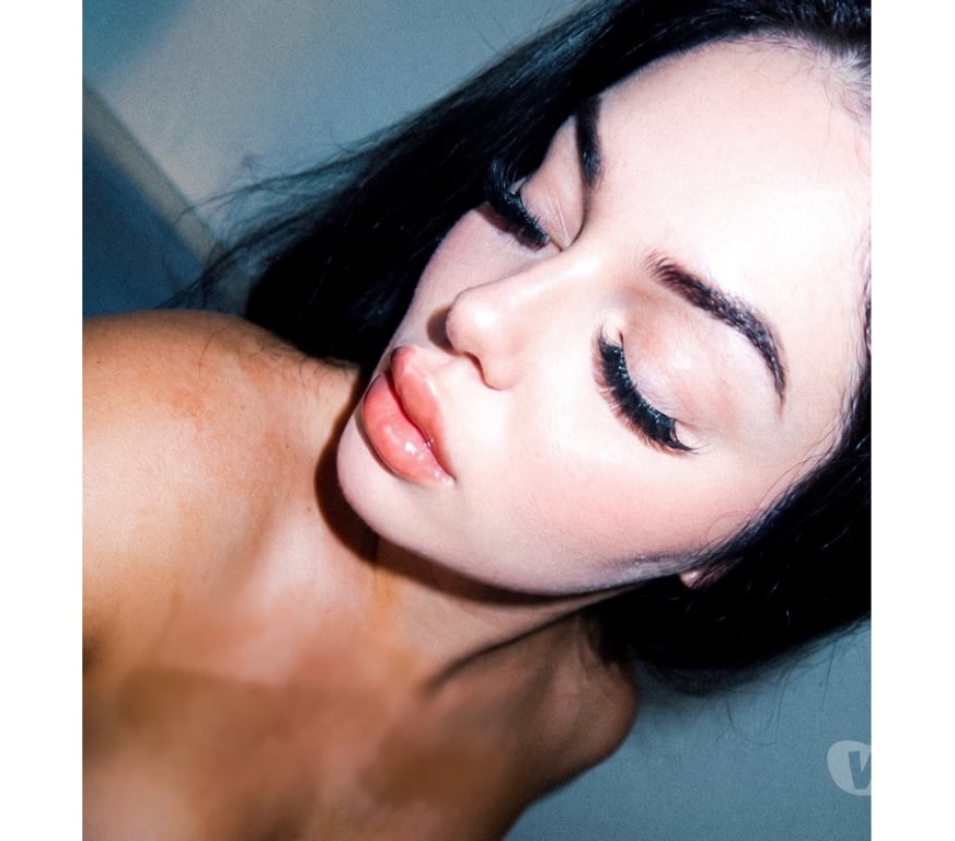 Trans Escorts Bedfordshire Luton - Photos for 7inch Irish curvy trans girl in Luton town centre