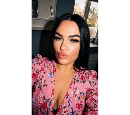 Transsexual Escorts Luton Town Centre Luton - Photos for 7inch Irish curvy trans girl in Luton town centre