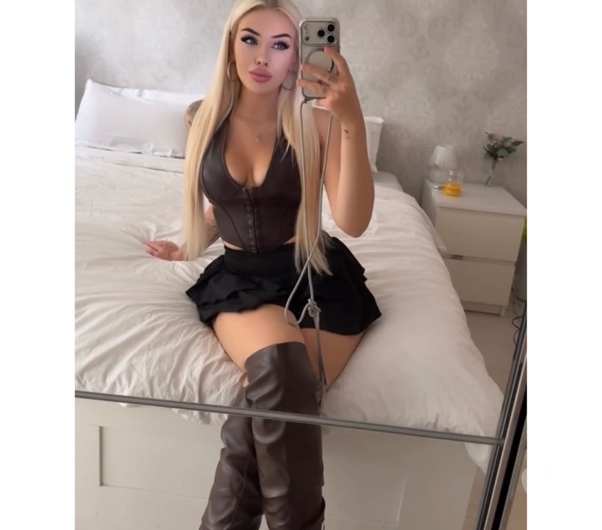 Adult Entertainment Surrey Elmbridge - Photos for Classy, Confident ,and Ready for Adventure❤️