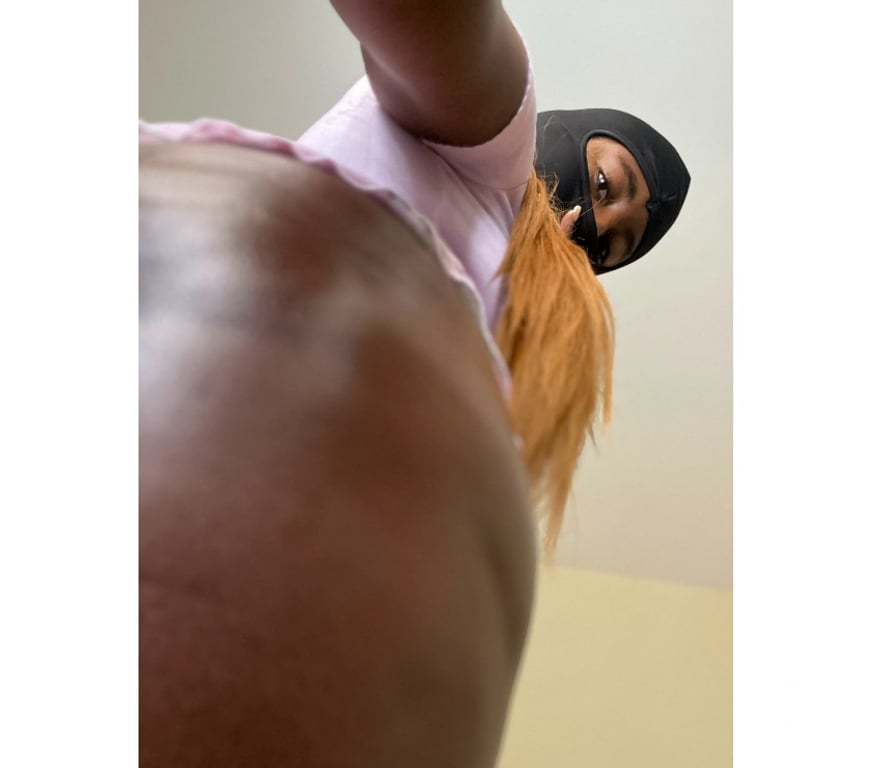 Escorts West London Holland Park - West London - Photos for YOUNG EBONY CARIBBEAN COMPANION 🥵