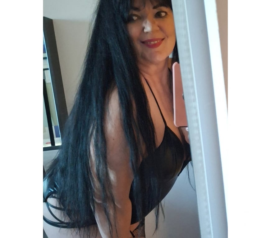 Escorts West London Hounslow - Photos for Charming milf💥16 curvy body size💥real pics