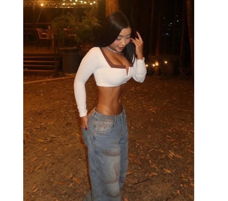 Escorts Merseyside Saint Helens - Photos for PARTY GIRL LAURA 💦🍑 BIG 🍑 BEST IN TOWN