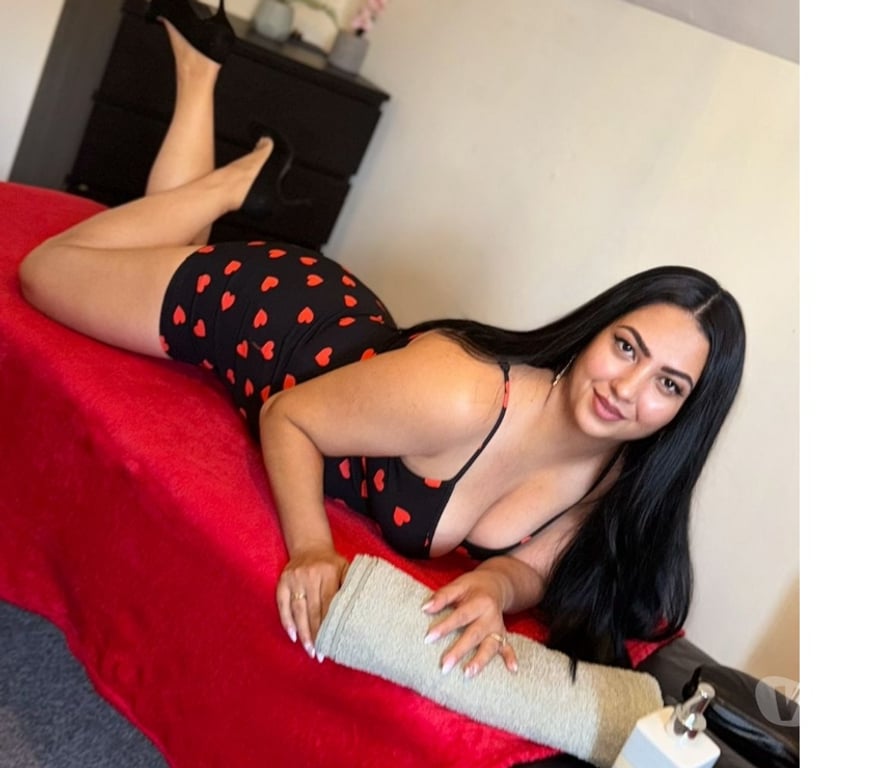 Escorts West Yorkshire Leeds - Photos for professional full body massage by Amy