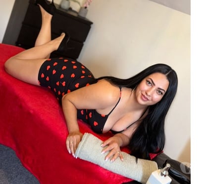 Escort Hyde Park Leeds - Photos for professional full body massage by Amy