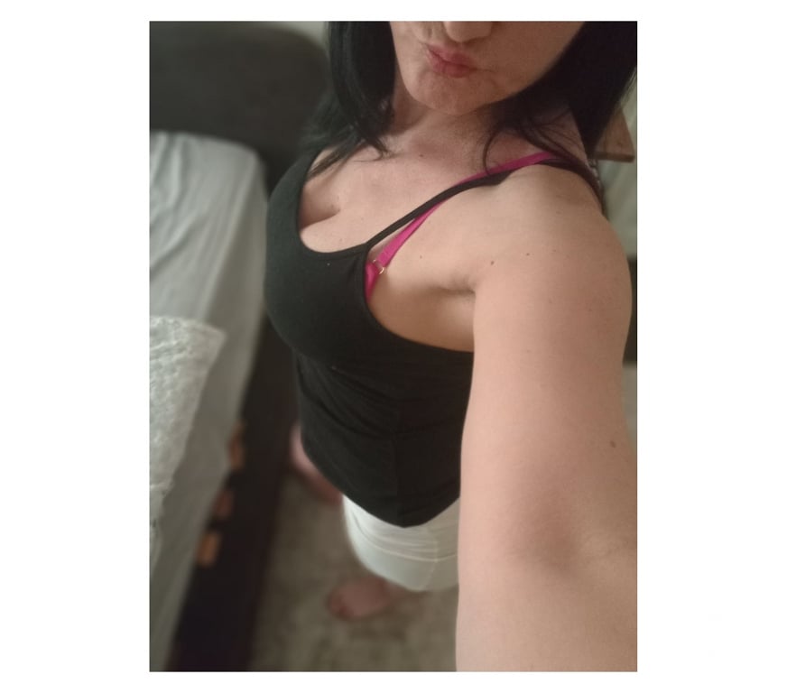 Escorts West Yorkshire Kirklees - Photos for New girl in town. For the weekend