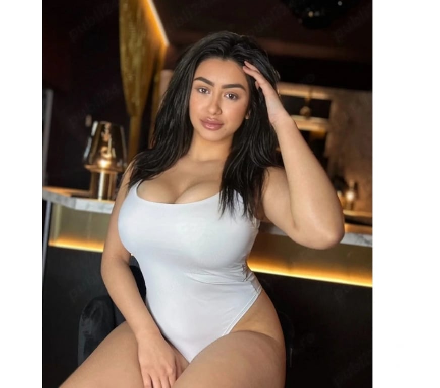 Escorts Oxfordshire Oxford - Photos for We're at your place in the city, outcall and Incall