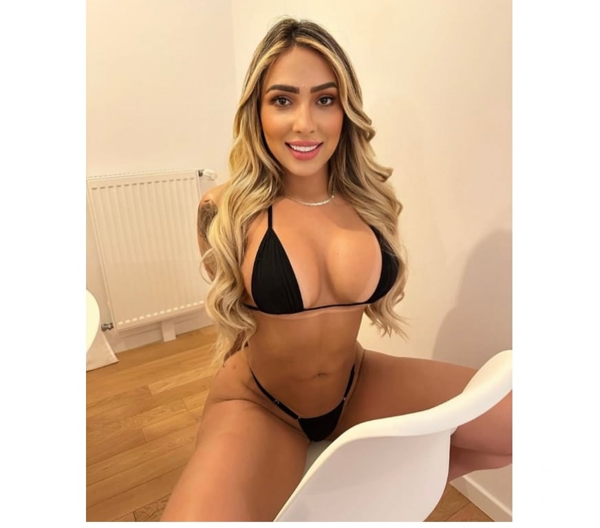 Escorts East London Gallions Reach - DLR Station - East London - Photos for 🤩A Stunning Beautiful BRAZILIAN GIRL BIG ASS 🤤