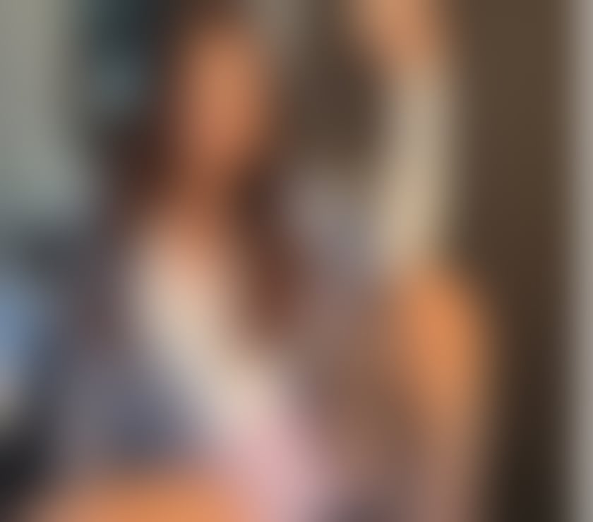Escorts Clapham Junction Station South West London - Photos for Laura - Brazilian Partyy girl (extras)