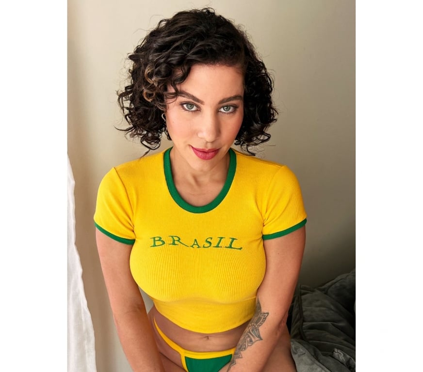 Escorts East London Whitechapel - East London - Photos for Sophie Milian Brazilian GFE