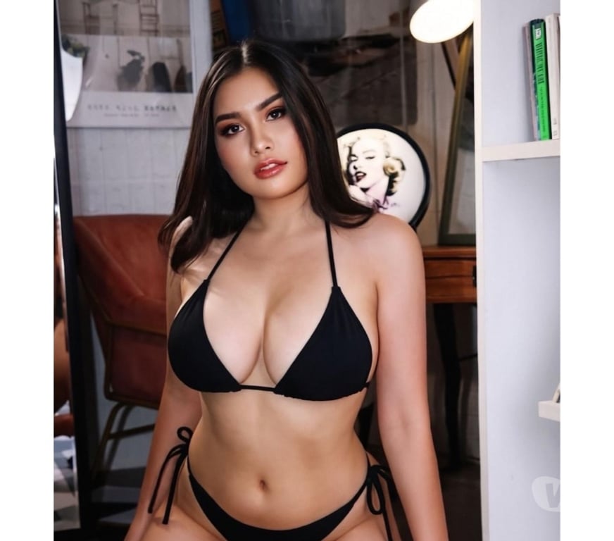 Escorts Essex Chelmsford - Photos for Selena Sexy Escort and B2B massage