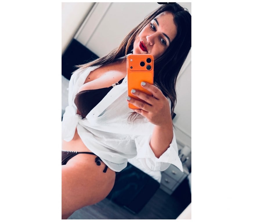 Escorts Hull Wincolmlee - Hull - Photos for STUNNING SUZAN !! Available for parties and massage