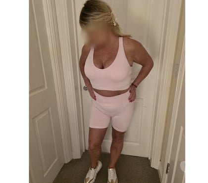 Escorts Peterborough City Centre Peterborough - Photos for Classy Mature Ivone - NEW IN THE AREA