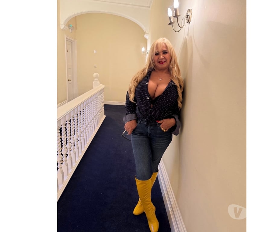 Escorts Swansea - Wales Swansea City Centre - Swansea - Photos for Mary, a mature and mischievous girl, at a party.❤️