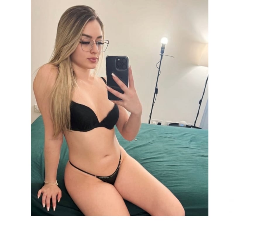 Escorts North West London Harrow - Photos for BIBI BABY FACE 19 y 🥰 SEXY LATINA