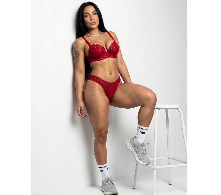 Escorts Hampshire Portsmouth - Photos for Classy, feminine and naturally seductive.