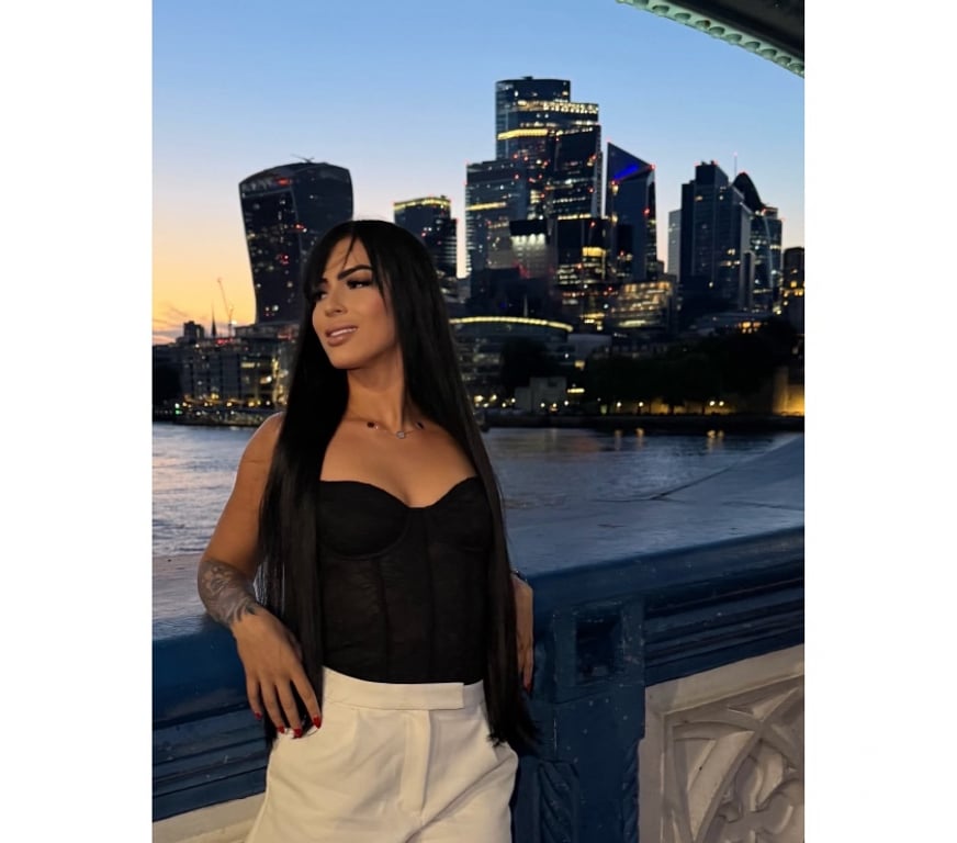 Escorts Hertfordshire East Hertfordshire - Photos for 😈 🎉 CAROL SANTOS PARTY GIRL NEW IN TOWN🔥