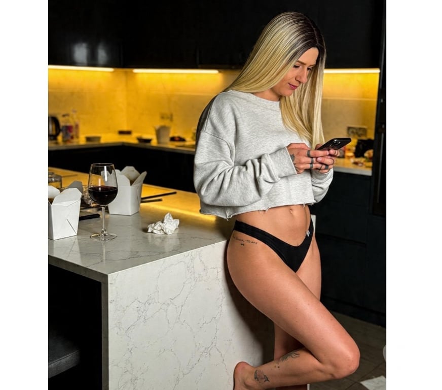 Escorts Essex Southend-on-Sea - Photos for 💷40-1️⃣0️⃣⏰ OPEM 2️⃣4️⃣⏰