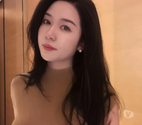 Carlisle - Cumberland — Hot Asian girl downtown😍👄