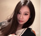 Hot Asian girl downtown😍👄