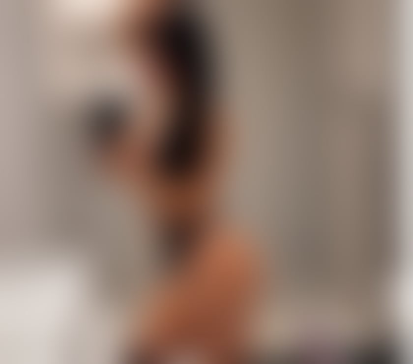 Escorts West London West Kensington - West London - Photos for 🤎 Party Girl 🍾🥂❤️‍🔥Fun • Unforgettable.