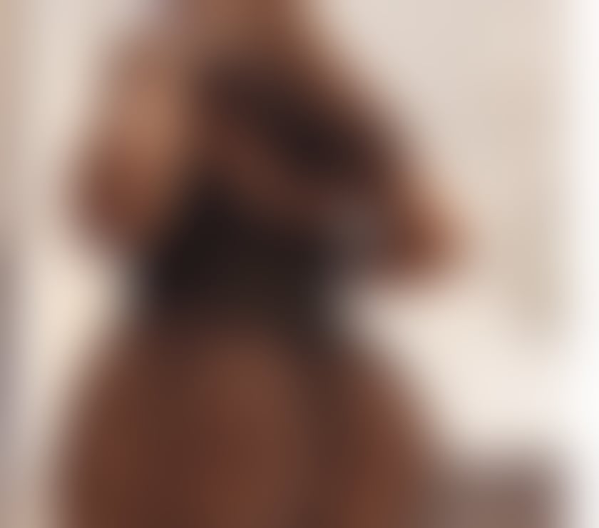 Italian Escorts Northolt Station Ealing - Photos for New in town 🇨🇺🎉🌹💐