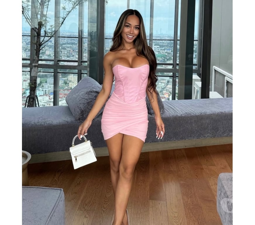 Escorts Surrey Epsom and Ewell - Photos for KRYSTALL 👅 HIGH CLASS GIRL 📍EPSOM
