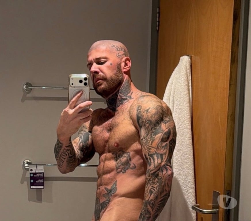  Gay massage Merseyside Wirral - Photos for Rob Masculine Tattooed gym fit man insta rob_murdz