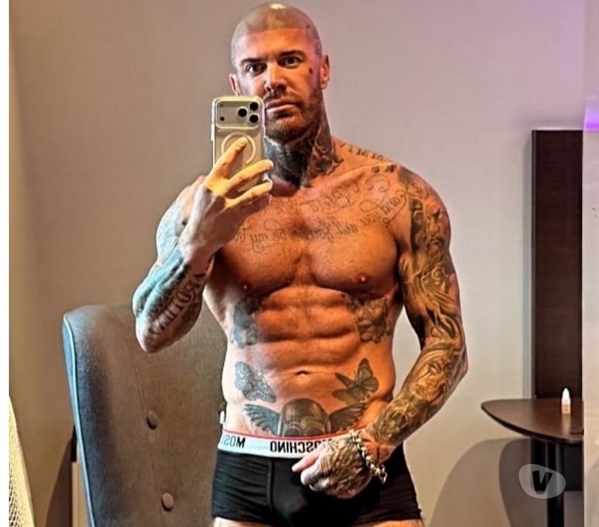  Gay massage Essex Uttlesford - Photos for MR Murdz Masculine Tattooed gym fit man insta rob_murdz