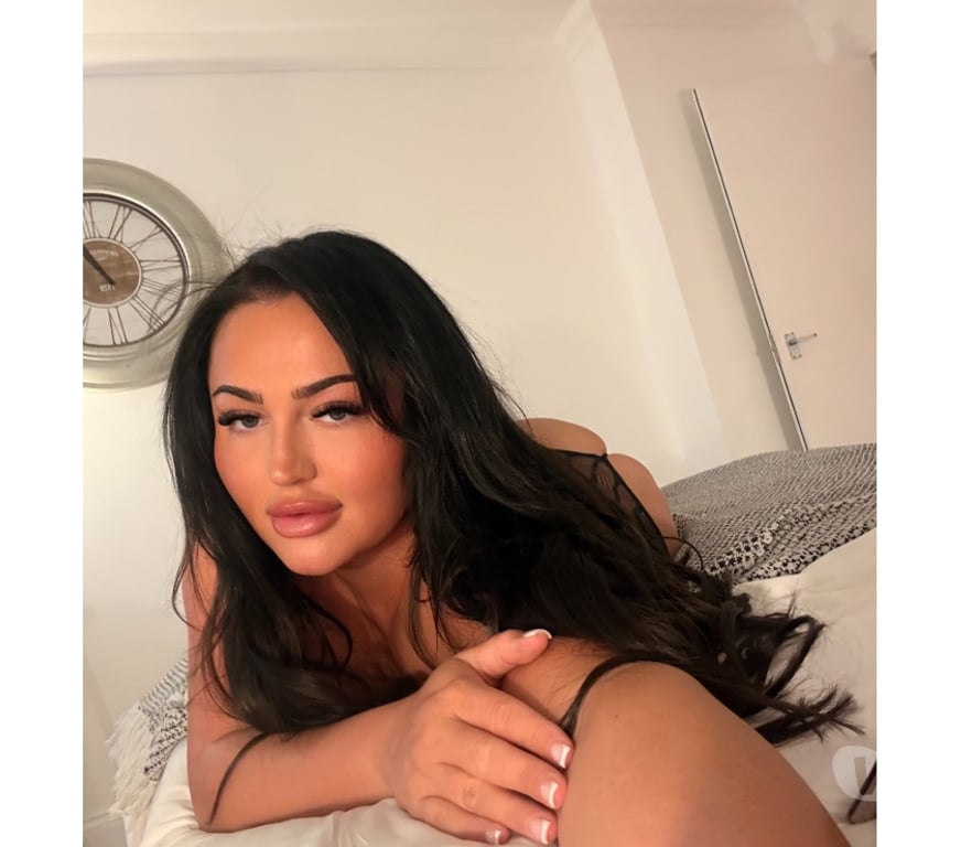 Escorts Greater Manchester Manchester - Photos for NEW IN TOWN 🇬🇧British Blue eyes Curvy Brunette 💋