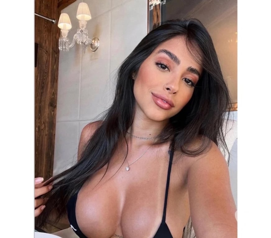 Escorts Ealing Southall - Ealing - Photos for ROBERTA 🍒NAUGHTY🔝HOTTEST🍒BRAZILIAN🔝🔞