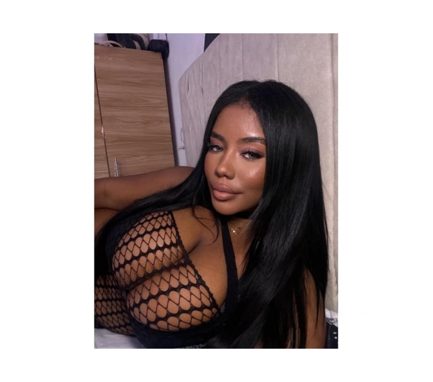 Escorts South East London Elephant & Castle Station - South East London - Photos for SEXY GIRL IN YOUR TOWN