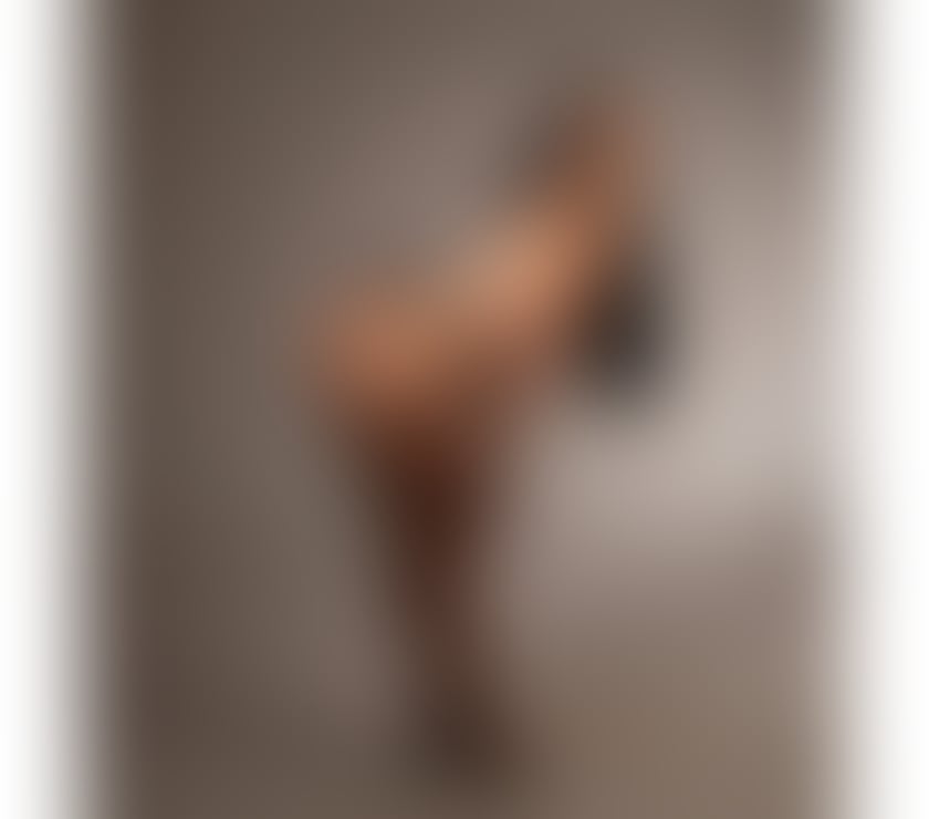Escorts East London Royal Victoria - DLR Station - East London - Photos for New in Town ✨ MAJU💋Incall 🔥 Curvi Hour Glass Body