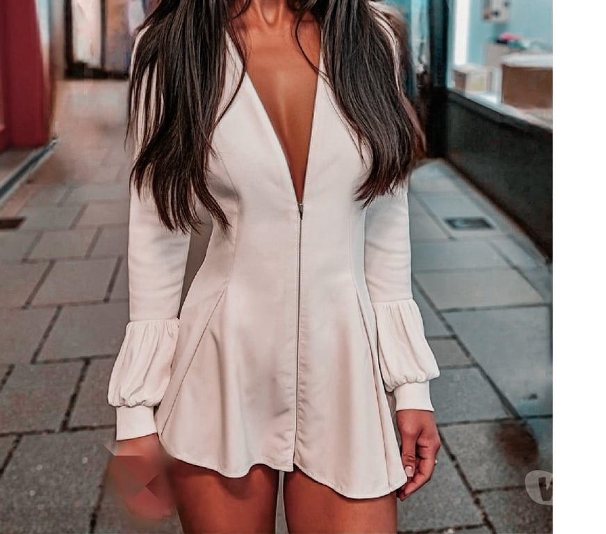 Escorts East London Canary Wharf - East London - Photos for Let me blow your mind • Grad summer vibes • White & Arab