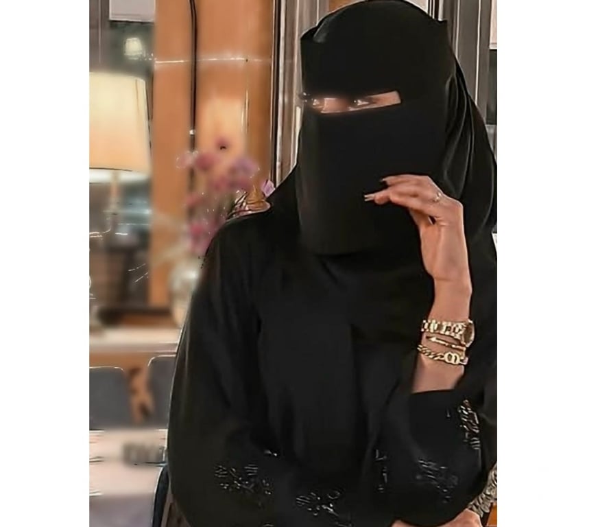 Escorts West Yorkshire Kirklees - Photos for British Asian Nikaabi