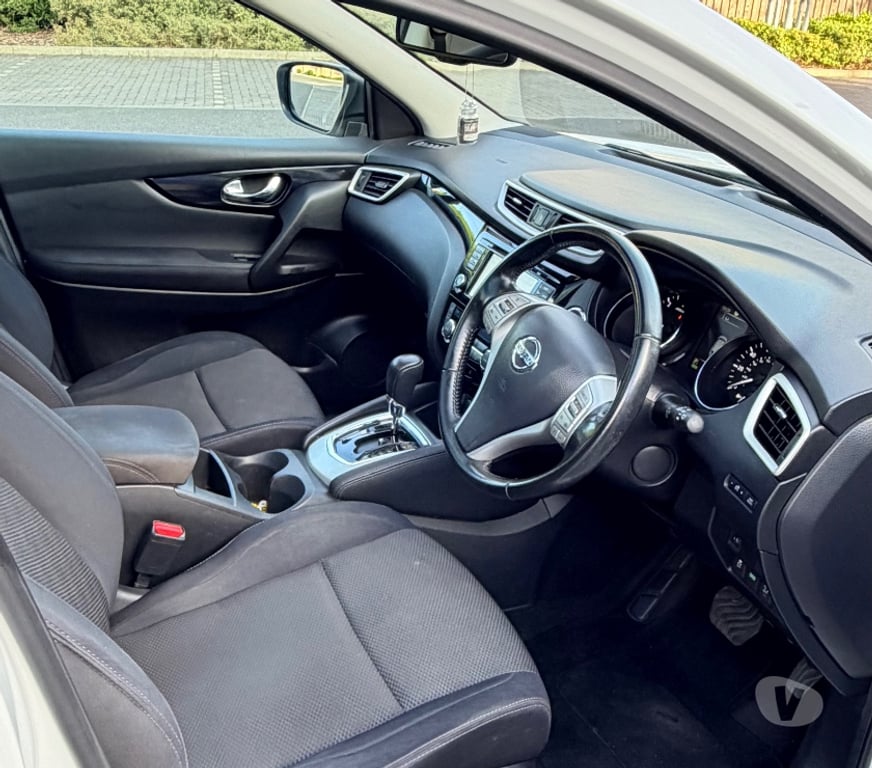 used cars for sale South West London Sutton - Photos for 2016 Nissan qashqai 1.6L diesel automatic ulez free