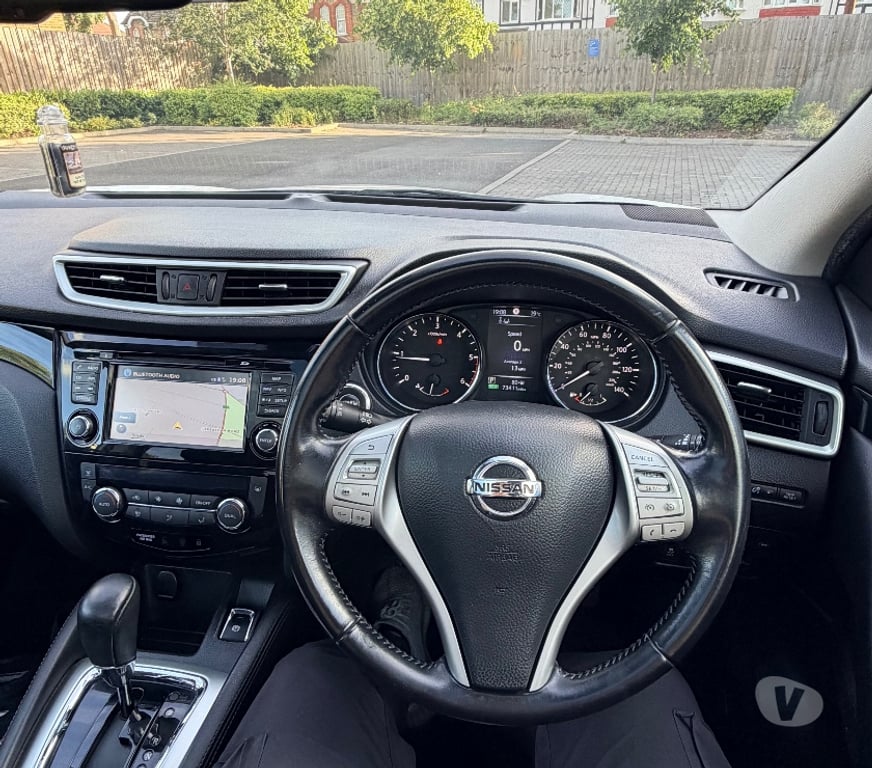 used cars for sale South West London Sutton - Photos for 2016 Nissan qashqai 1.6L diesel automatic ulez free