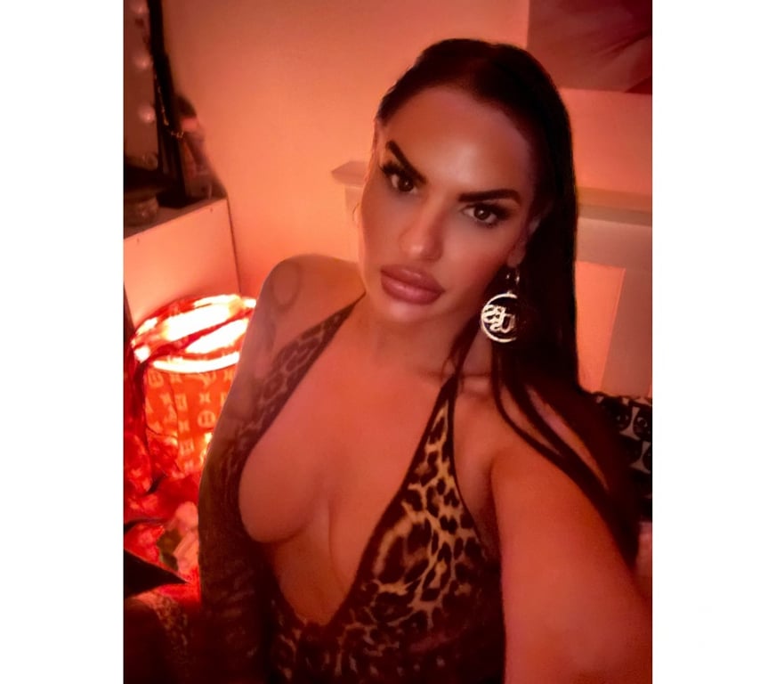 Escorts East London Leytonstone - East London - Photos for SEXY MARTINA NEW IN THE TOWN🔝👠📞