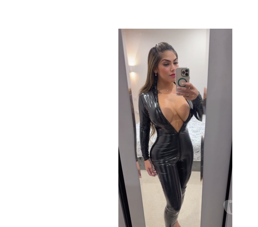 Escorts North London Enfield - Photos for Hot Brazilian 🇧🇷 Sexy and Horny🔥 party girl
