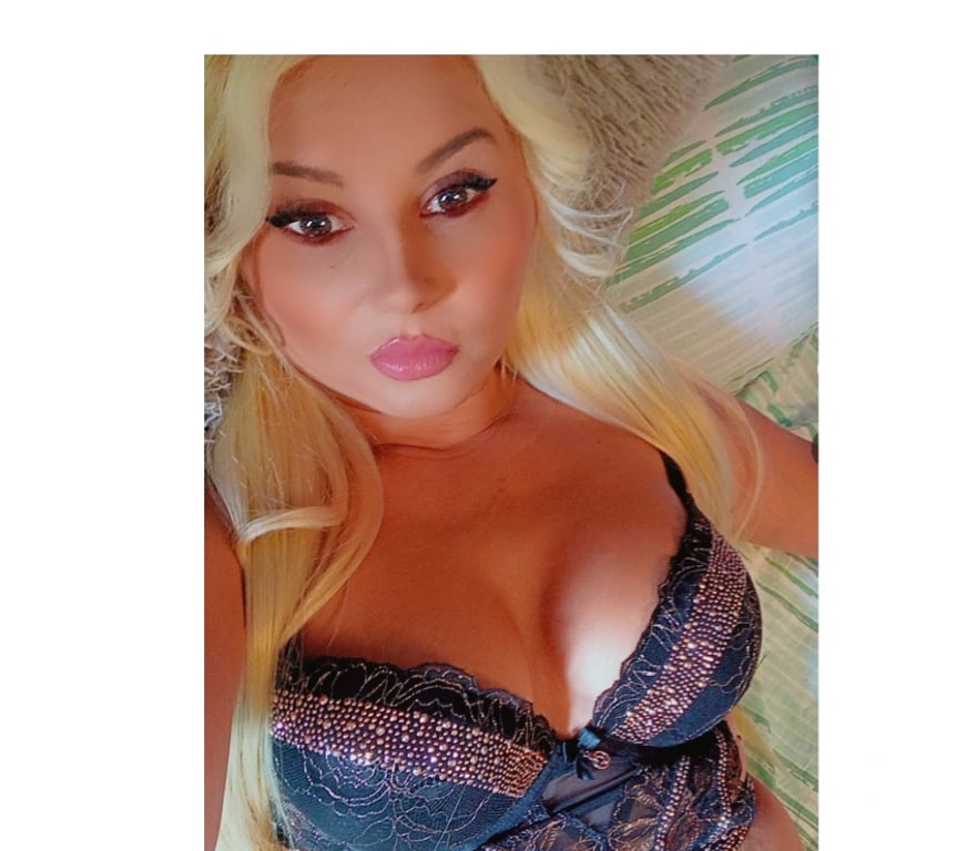 Escorts North West London Golders Green - North West London - Photos for 😘Hello my name is Karyna am new în area