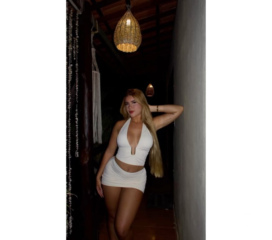 Escorts Surrey Spelthorne - Photos for Victoria ✨ The blonde Everyone Is Curious About 🌹