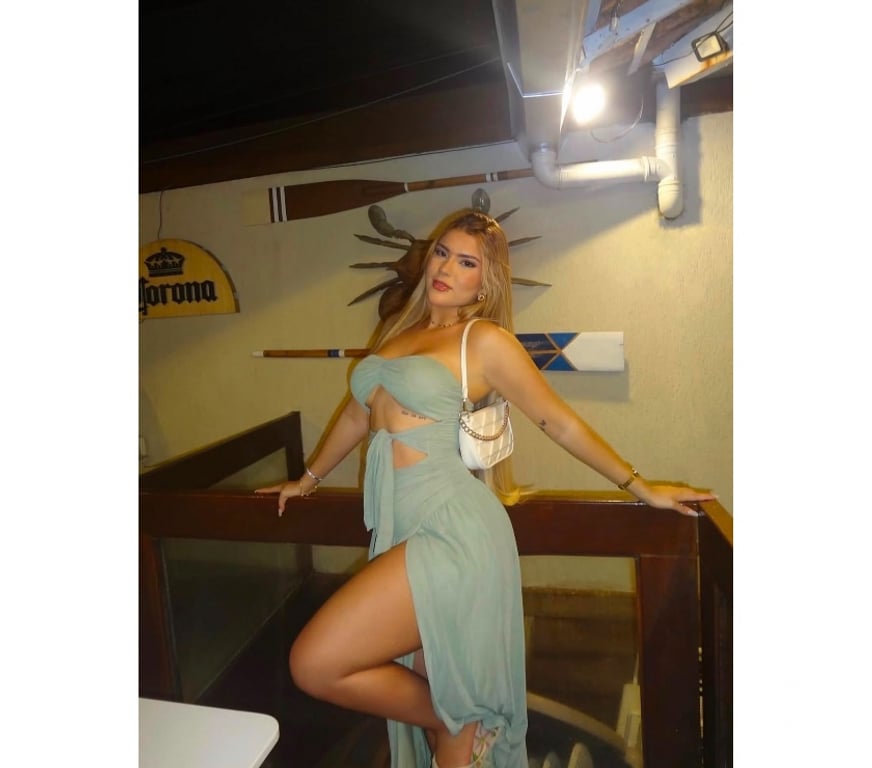 Escorts Surrey Spelthorne - Photos for Victoria ✨ The blonde Everyone Is Curious About 🌹