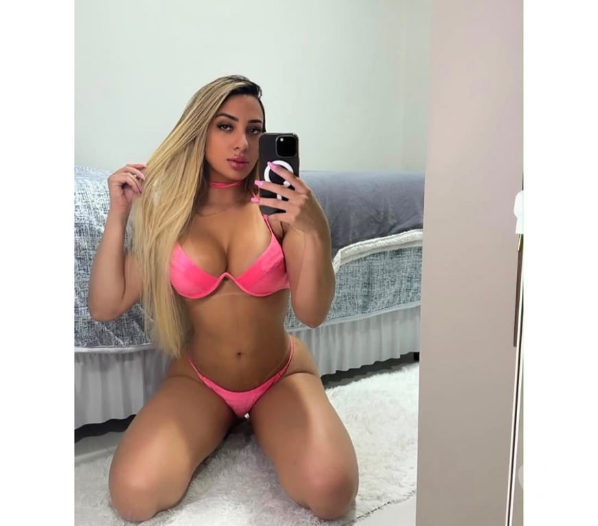 Escorts East London London City Airport - DLR Station - East London - Photos for 🌟Beautiful BLONDE BRAZILIAN GIRL AND PARTY 🥳